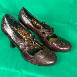 Kenzie maroon leather strappy pumps. Size 7